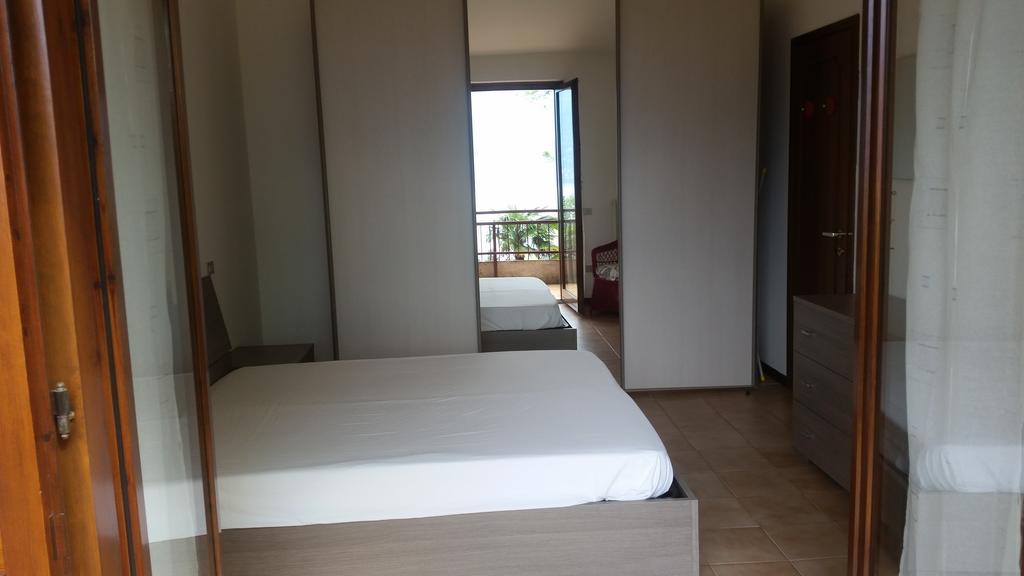 Appartamento Dellea Luino Exterior foto